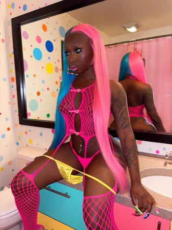 Sugar, 21  female escort, Boulder
